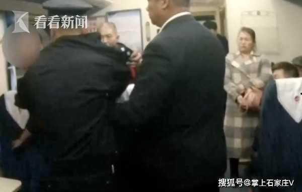 列车员吃瓜视频,揭秘铁路生活趣味瞬间