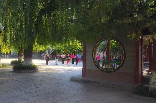 长安公园吃瓜事件视频最新